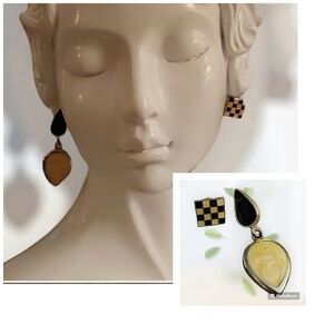 3/$30 VTG Mismatched Teardrop Dangle Checkered Post Earrings